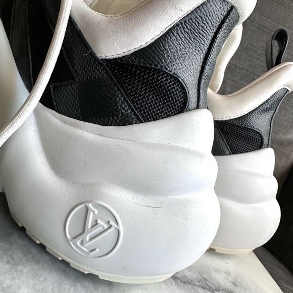 LV Archlight Sneaker in Graphite Womens Size 40 - Picture 5 of 9